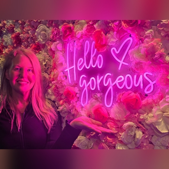 Meet your Posher, Kim - Picture 1 of 4